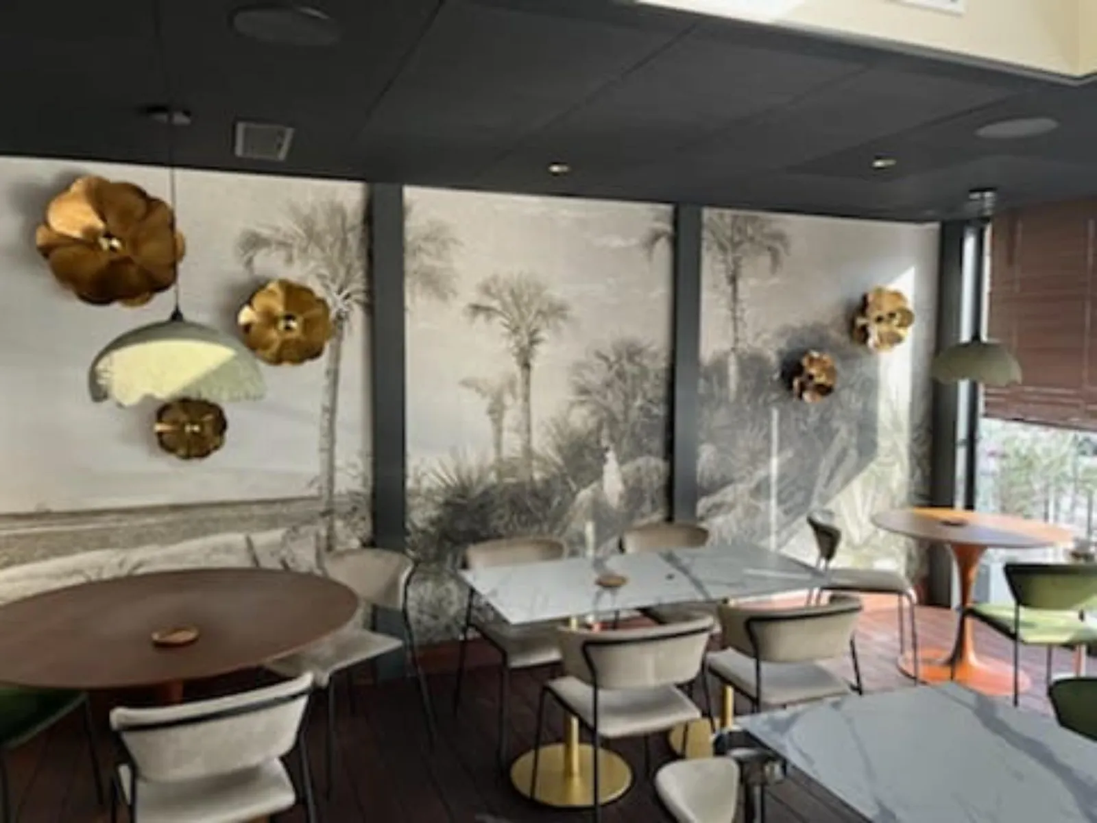 Restaurant Col Tempo - Intérieur avec fresque murale